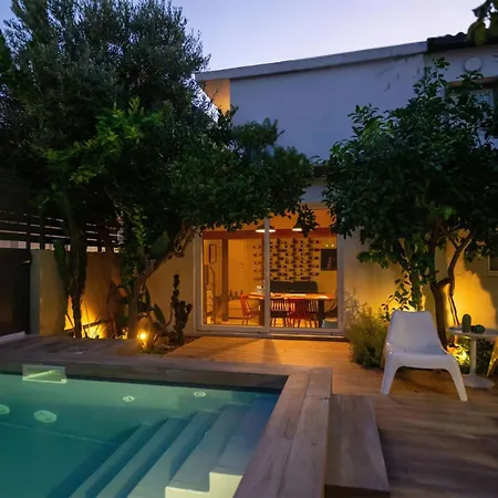 Villa - *