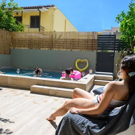 - Villa Kalamata